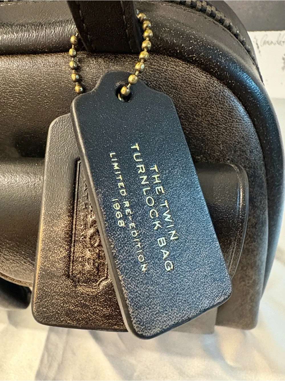 Coach Loved Leather Twin Turnlock 20 - Picture 3 of 10